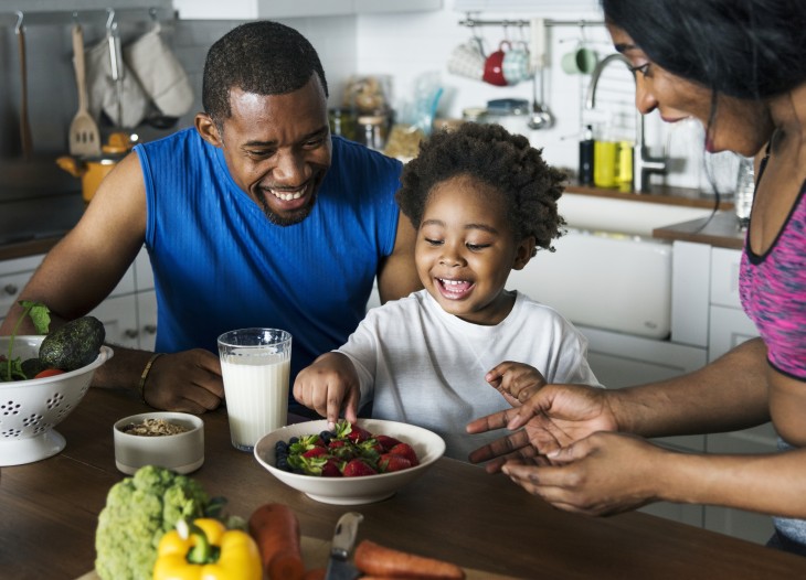 Family eating healthy