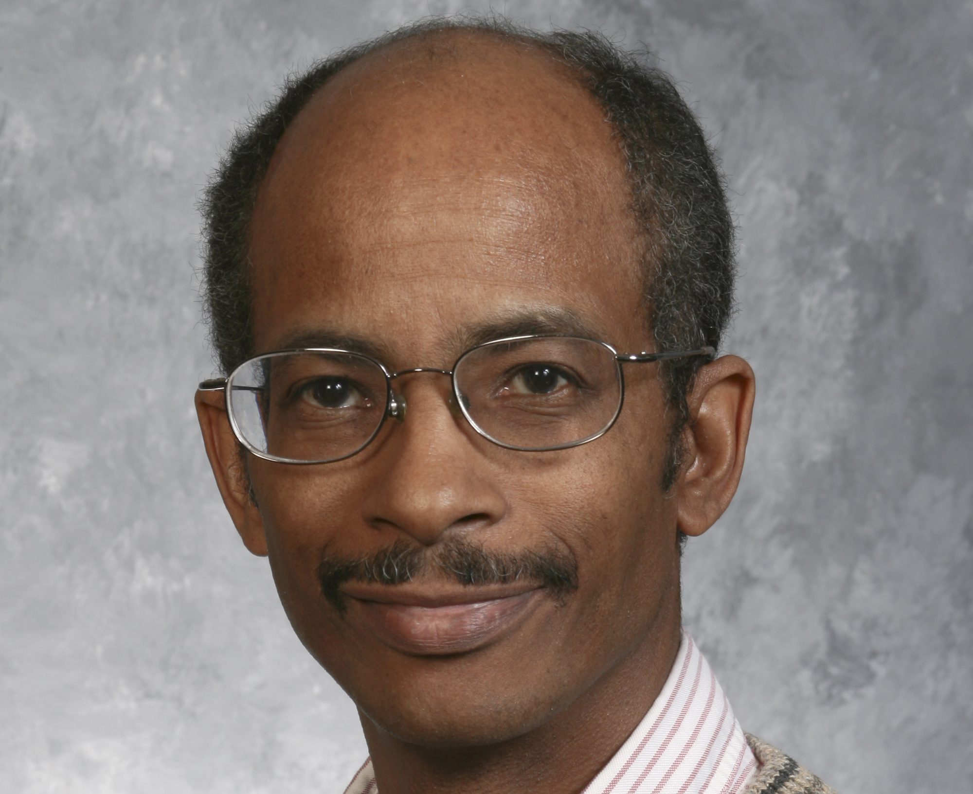 Lee M Dennis